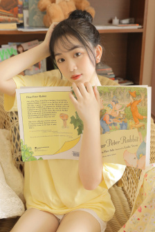 扒美女内裤摸下部隐私动态图